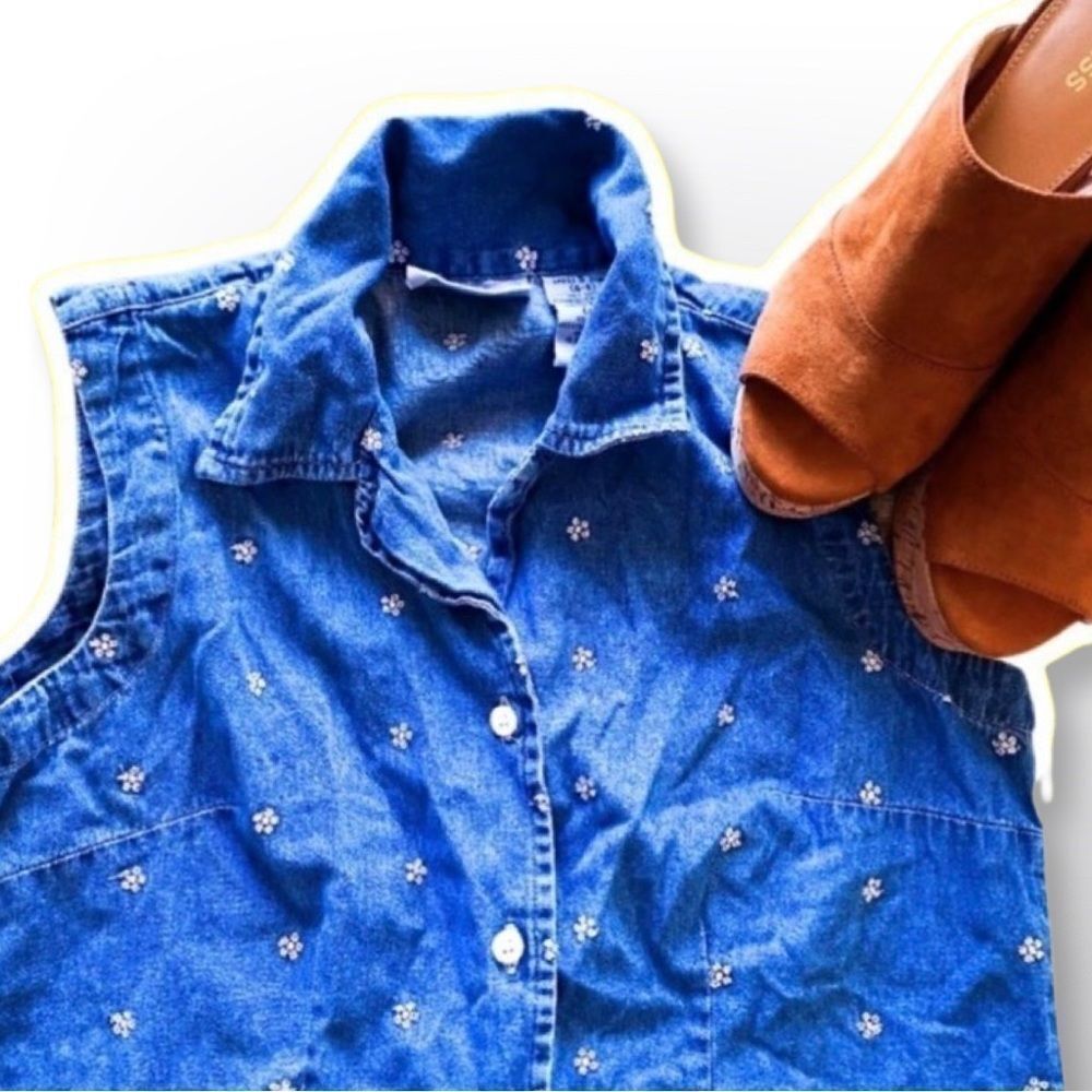 3 FOR $20 Faded Glory Summer Embroidered Denim Button Down Size Small